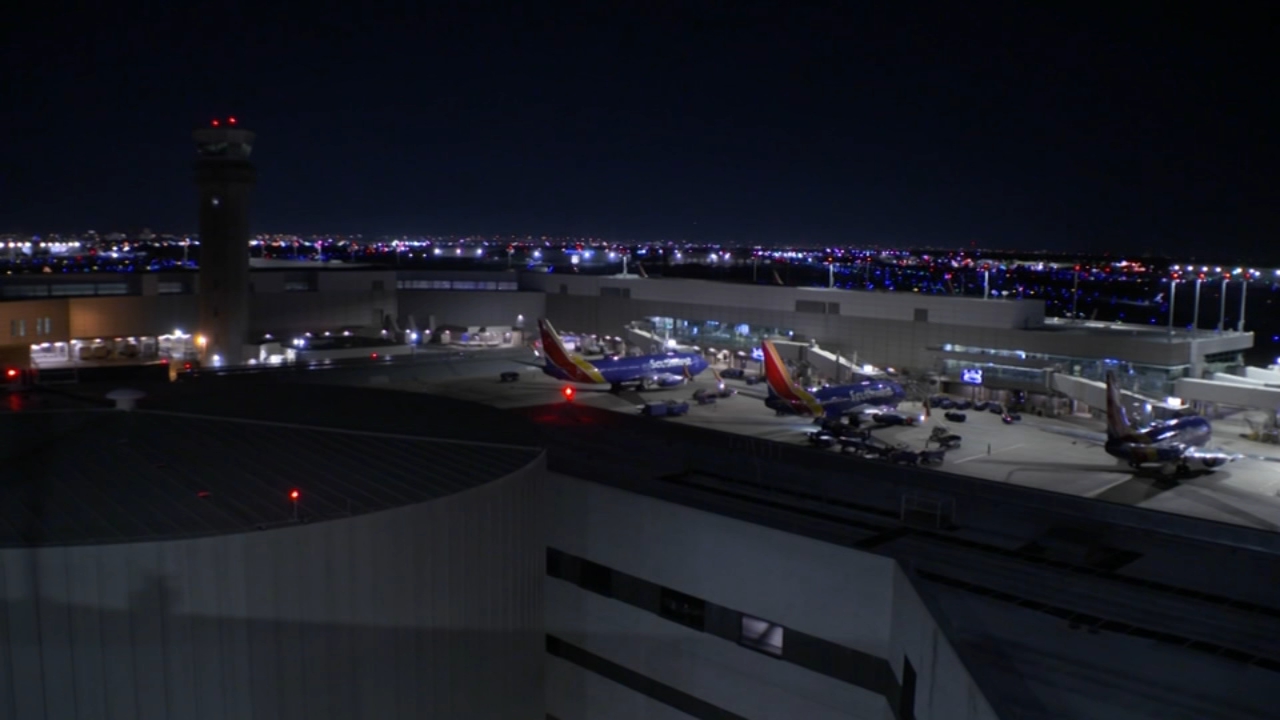 no-injuries-reported-after-bullet-strikes-southwest-airlines-plane-at-dallas-airport,-airline-says