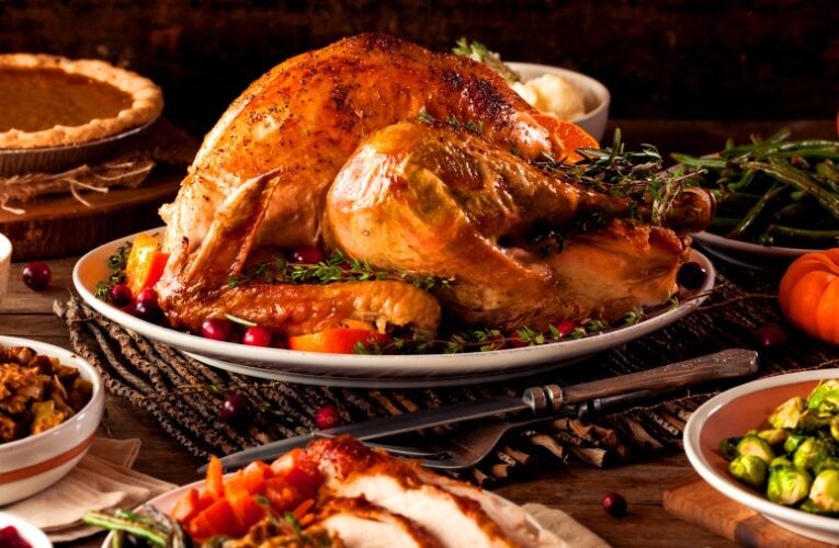 Where to find Thanksgiving dinner specials in San Diego County