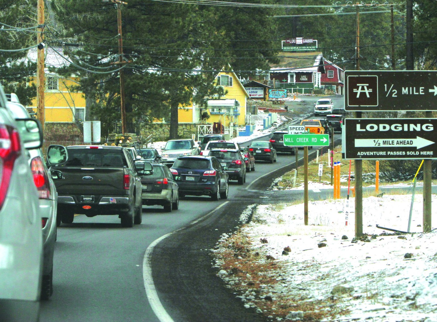 san-bernardino-county-bans-roadside-parking-for-‘snow-play’-in-big-bear