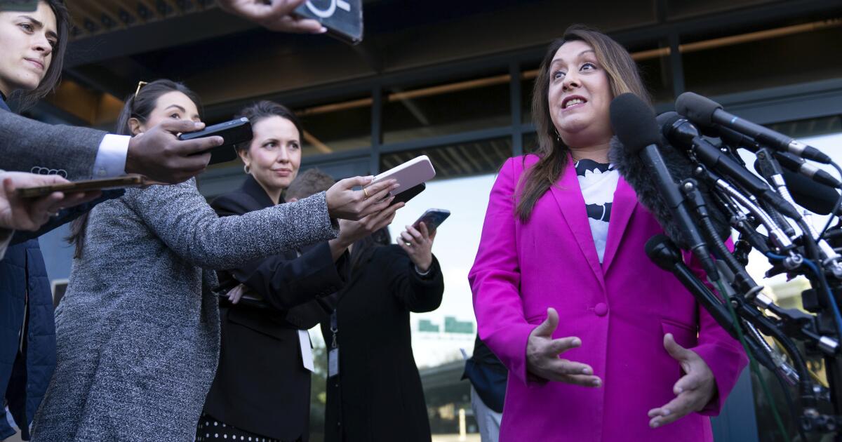 ‘enjoy-the-basement!’-new-california-members-of-congress-move-in-to-capitol-—-as-the-old-move-out