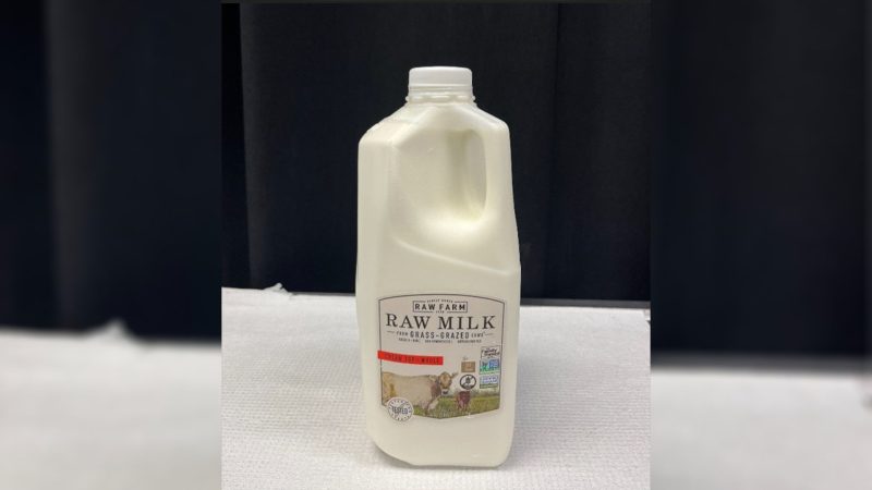 bird-flu-detected-in-raw-milk-sold-in-california,-health-officials-say