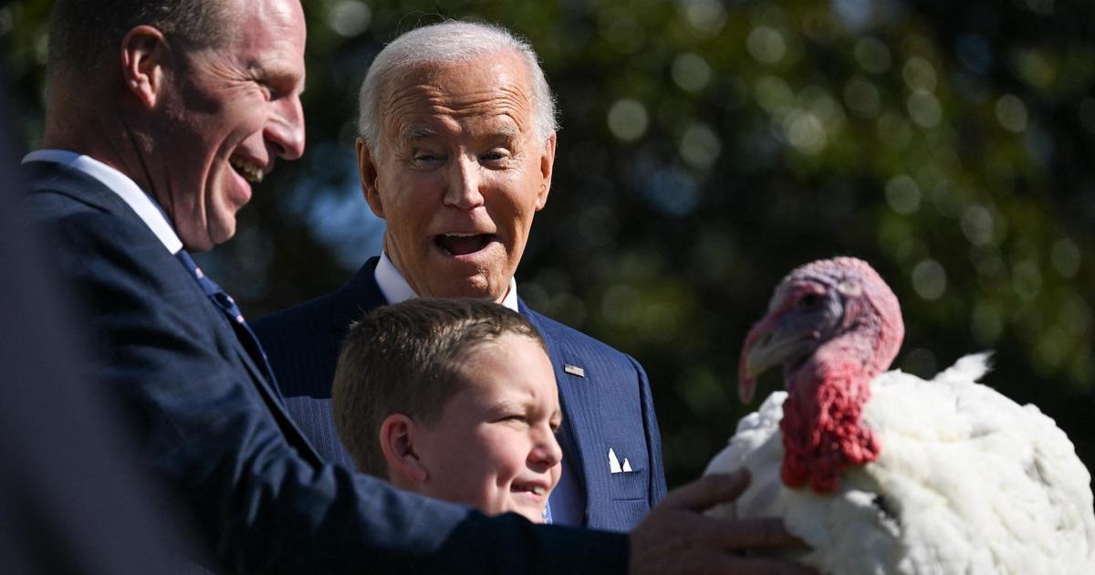 biden-pardons-two-turkeys-ahead-of-thanksgiving