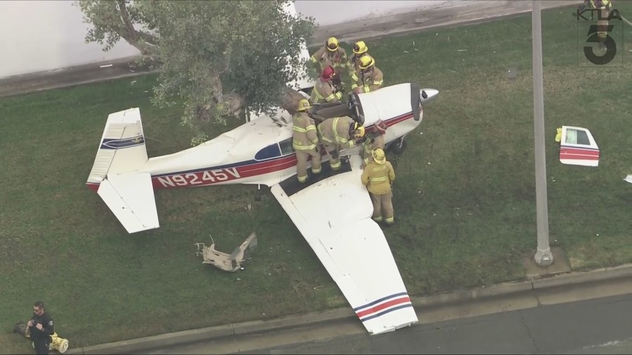 plane-hits-tree-after-making-emergency-landing-near-fullerton-airport