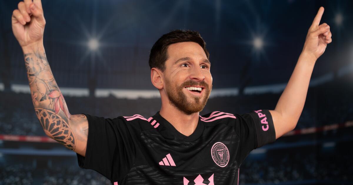 develan-la-estatua-de-cera-de-lionel-messi-en-el-museo-madame-tussauds-orlando