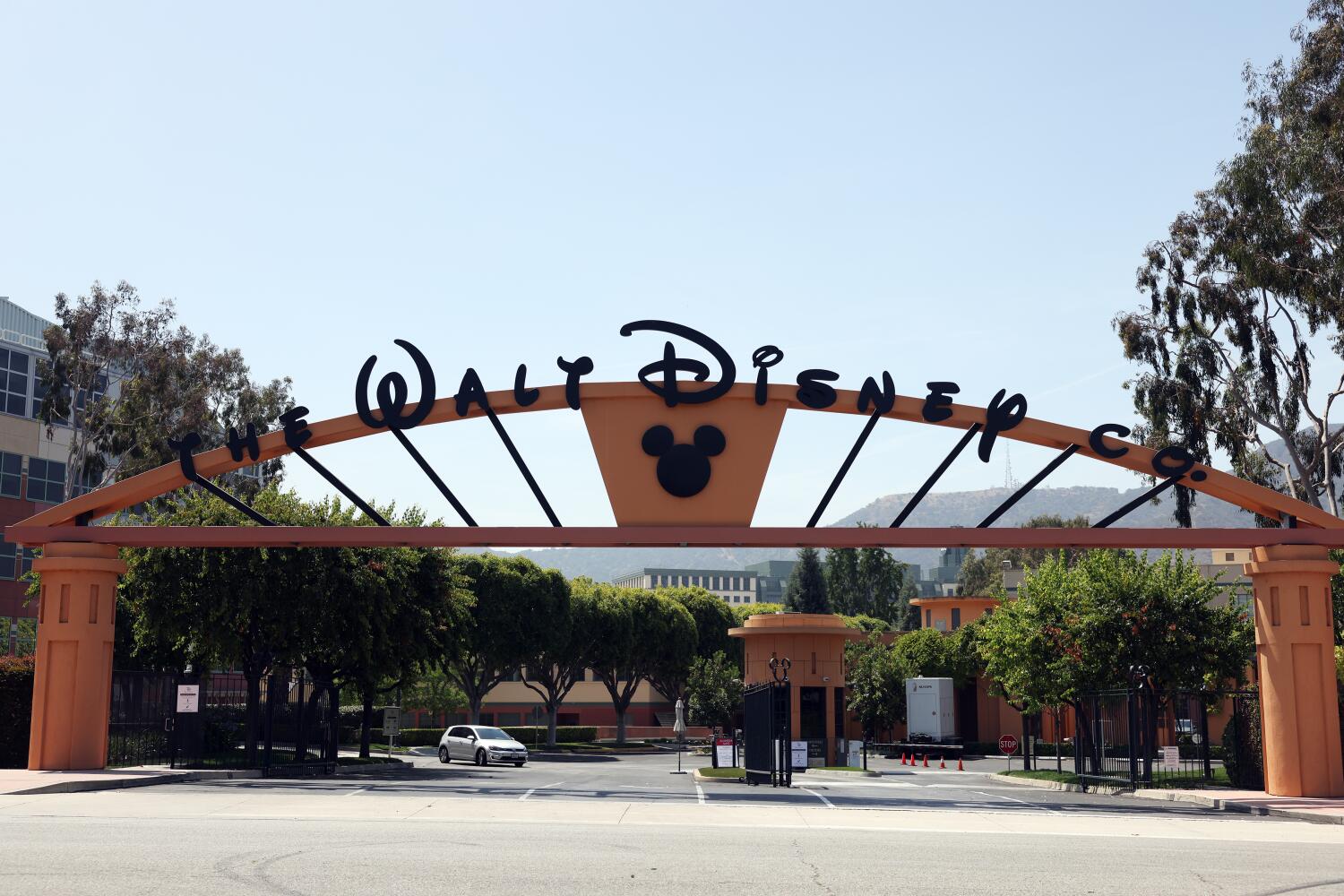 disney-agrees-to-pay-$43-million-to-settle-lawsuit-over-women’s-pay