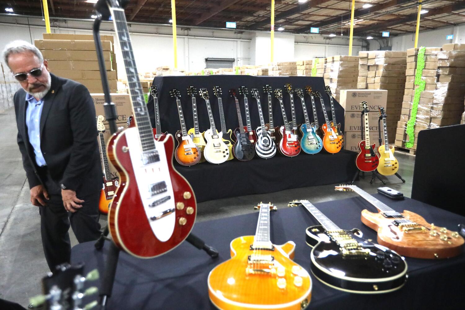 record-3,000-fake-gibson-electric-guitars-seized-through-la.,-long-beach-ports,-feds-say