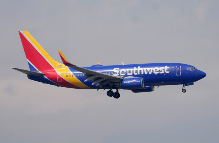 Southwest Airlines will ask passengers to prepare for landing 10 minutes earlier than before