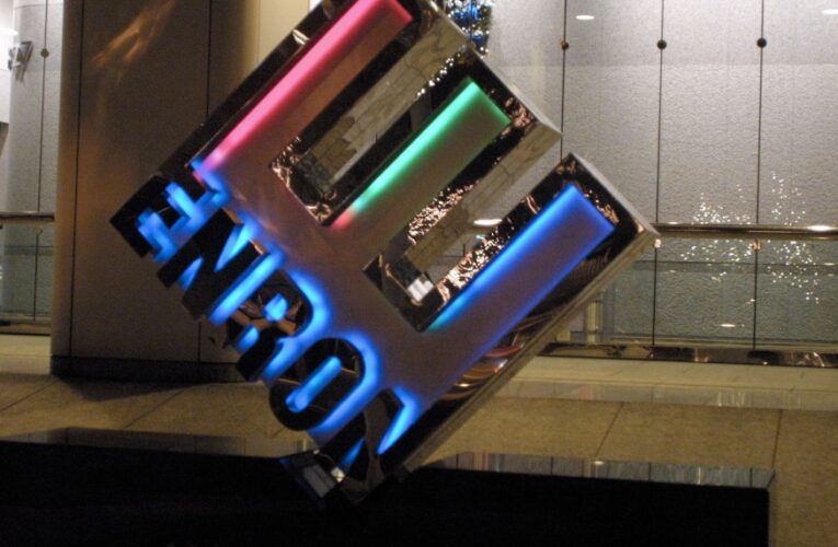 Enron returns, promises ‘corporate responsibility,’ ‘commitment to integrity’