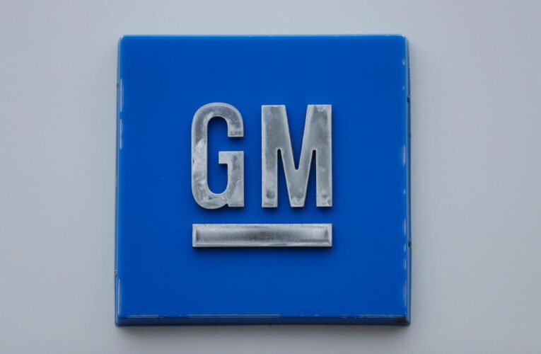 GM adds over 132,000 heavy duty pickups to recall for tailgates that can open unexpectedly