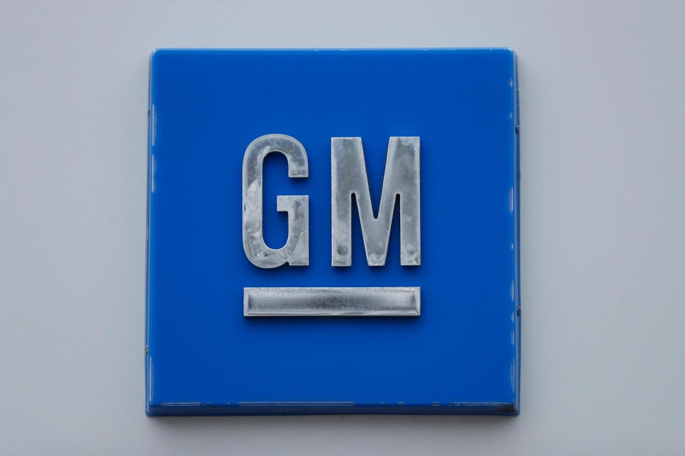 gm-adds-over-132,000-heavy-duty-pickups-to-recall-for-tailgates-that-can-open-unexpectedly