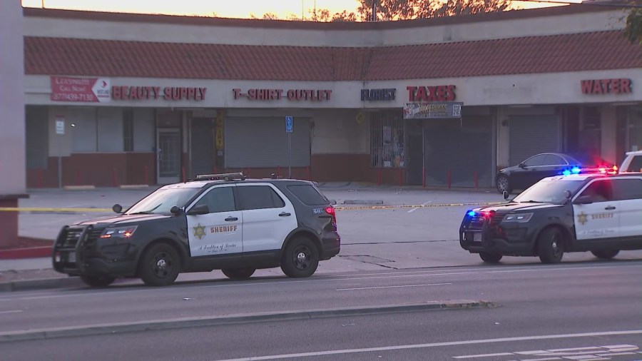 man,-woman-killed-in-double-shooting-at-compton-strip-mall