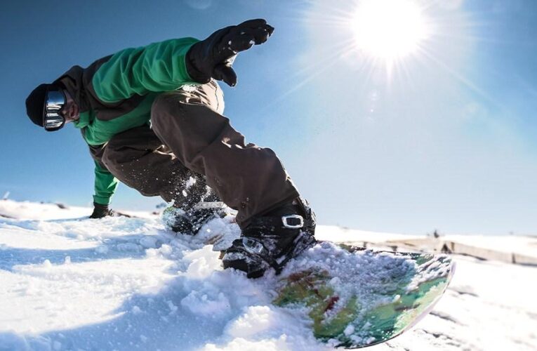 Stay dry and comfortable with these top snowboard pants