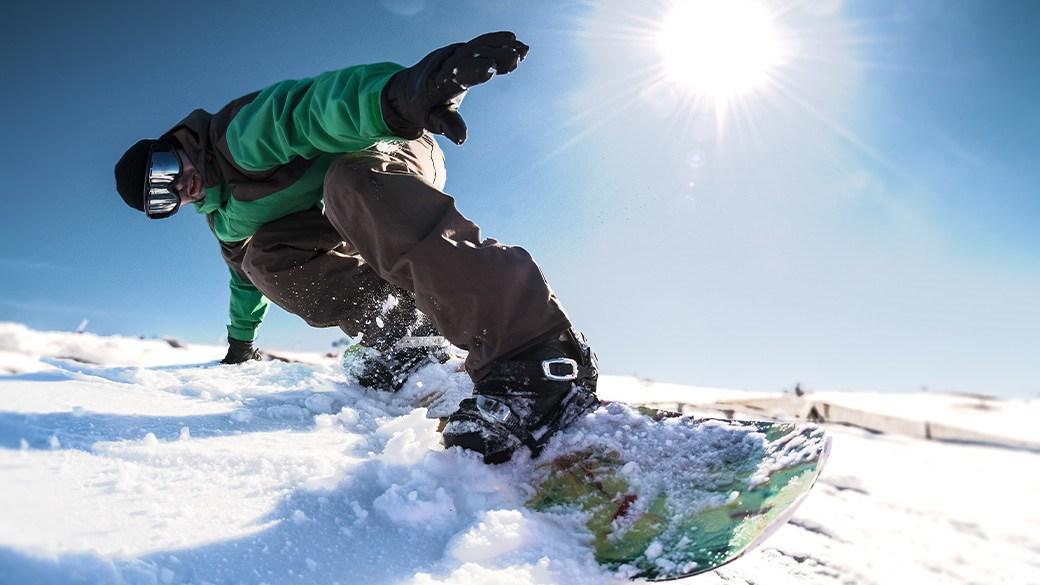 stay-dry-and-comfortable-with-these-top-snowboard-pants