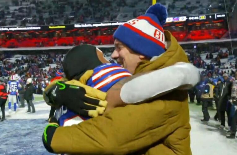 Buffalo Bills rookie Ray Davis honors “Big Brother” mentor at game