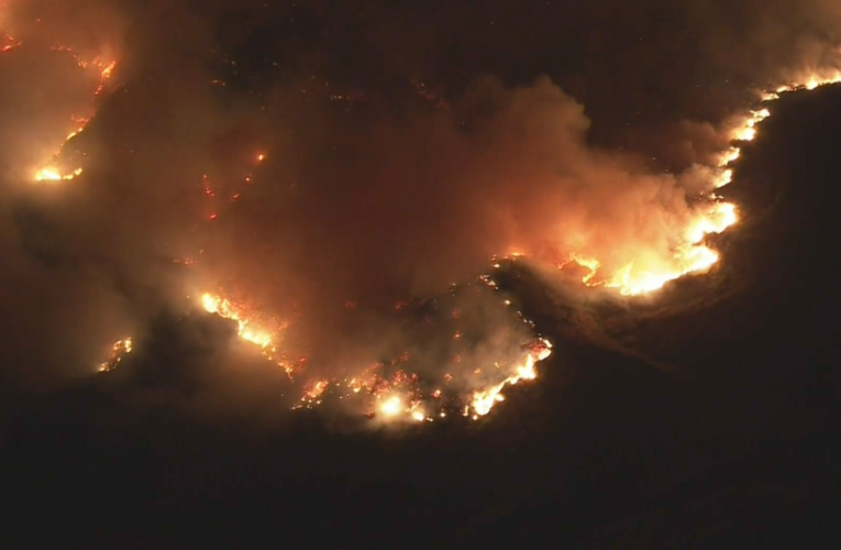 Franklin fire in Malibu triggers evacuations, spreads rapidly in early morning hours