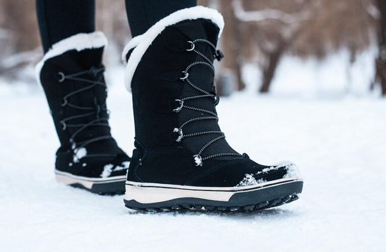 Keep feet warm with these must-have women’s snow boots