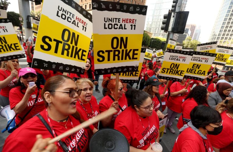 L.A. City Council backs $30 minimum wage for hotel and LAX workers in 2028