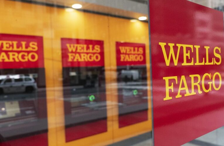 Amid intimidation claims, Wells Fargo investigators vote to unionize