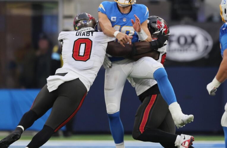 Baker Mayfield, Buccaneers slice up Chargers defense in second half and roll