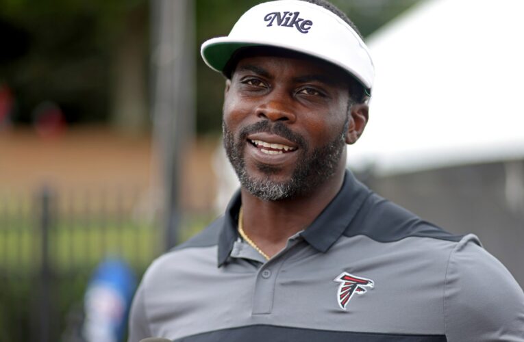 Report: Sacramento State wants to hire Michael Vick as its new football coach