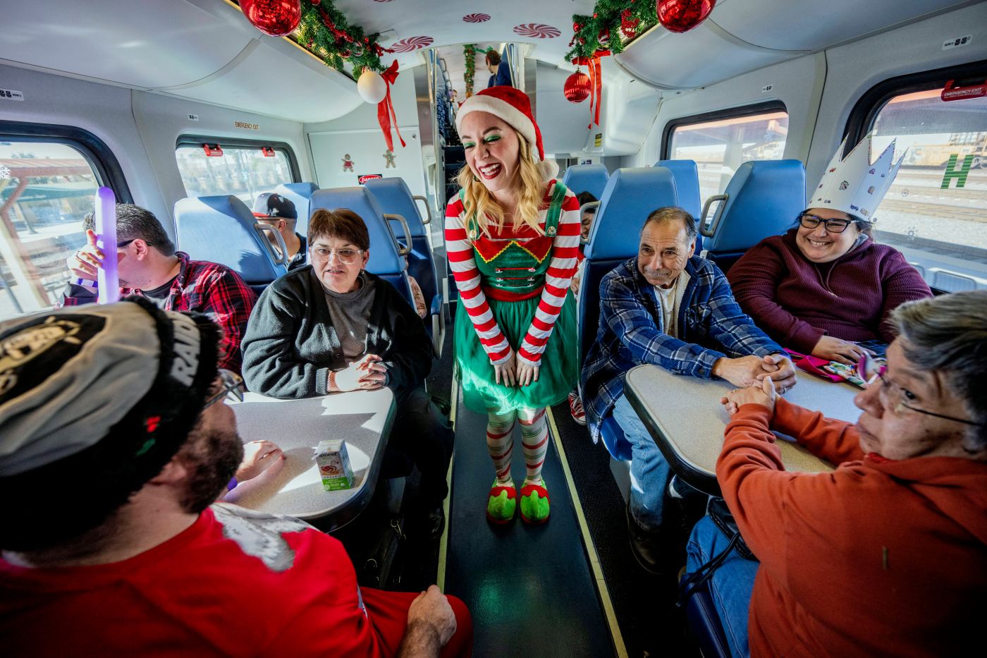 santa-makes-special-stop-in-redlands-aboard-metrolink’s-holiday-express-train