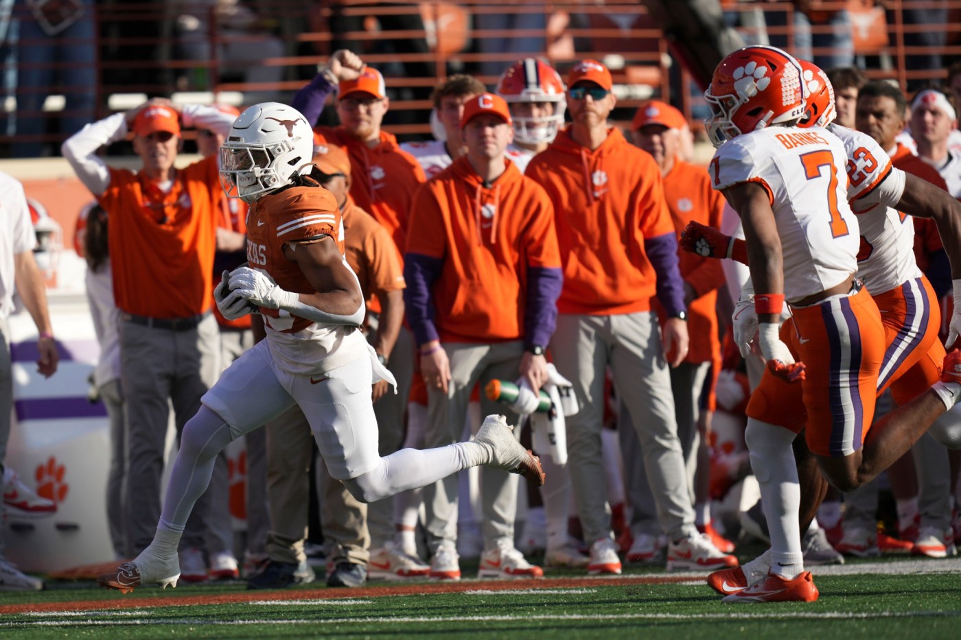 texas-holds-off-clemson-38-24,-sets-up-college-football-playoff-quarterfinal-against-arizona-state