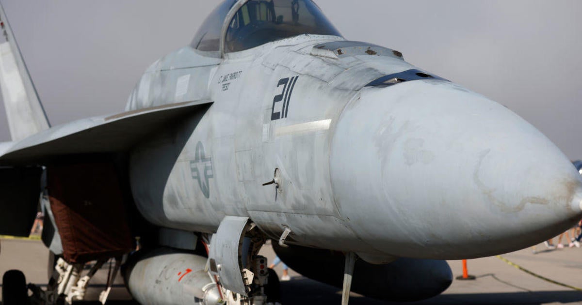 2-us.-navy-pilots-eject-safely-when-jet-shot-down-by-likely-“friendly-fire”