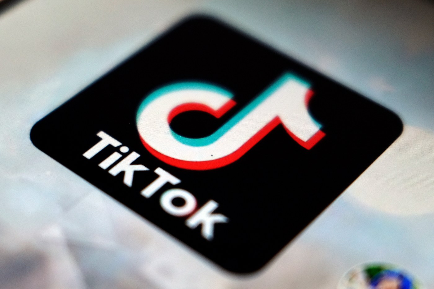 albania-to-shut-down-tiktok-for-a-year-over-violence,-bullying