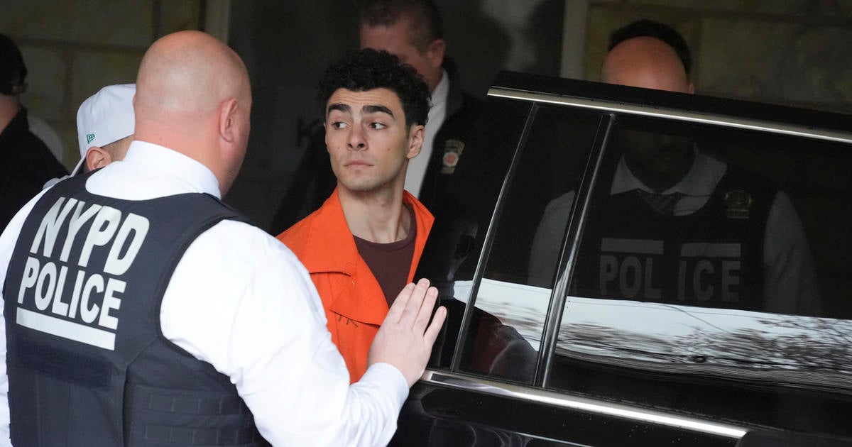 luigi-mangione-due-in-court-on-state-murder,-terrorism-charges