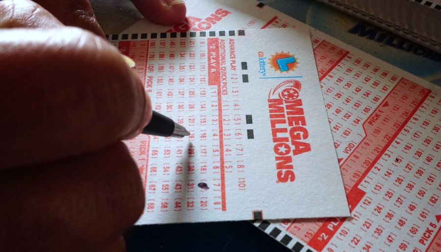 mega-millions-jackpot-climbs-to-$970m-ahead-of-christmas-eve-drawing