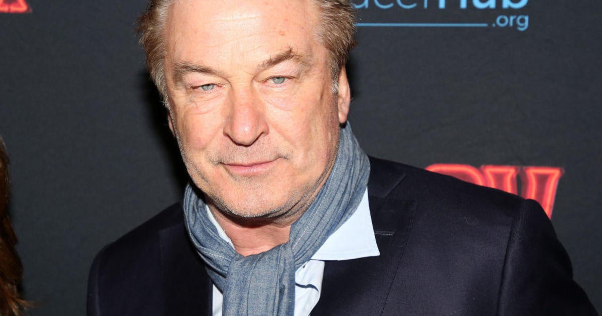 prosecutor-drops-appeal-to-reinstate-“rust”-charges-against-alec-baldwin