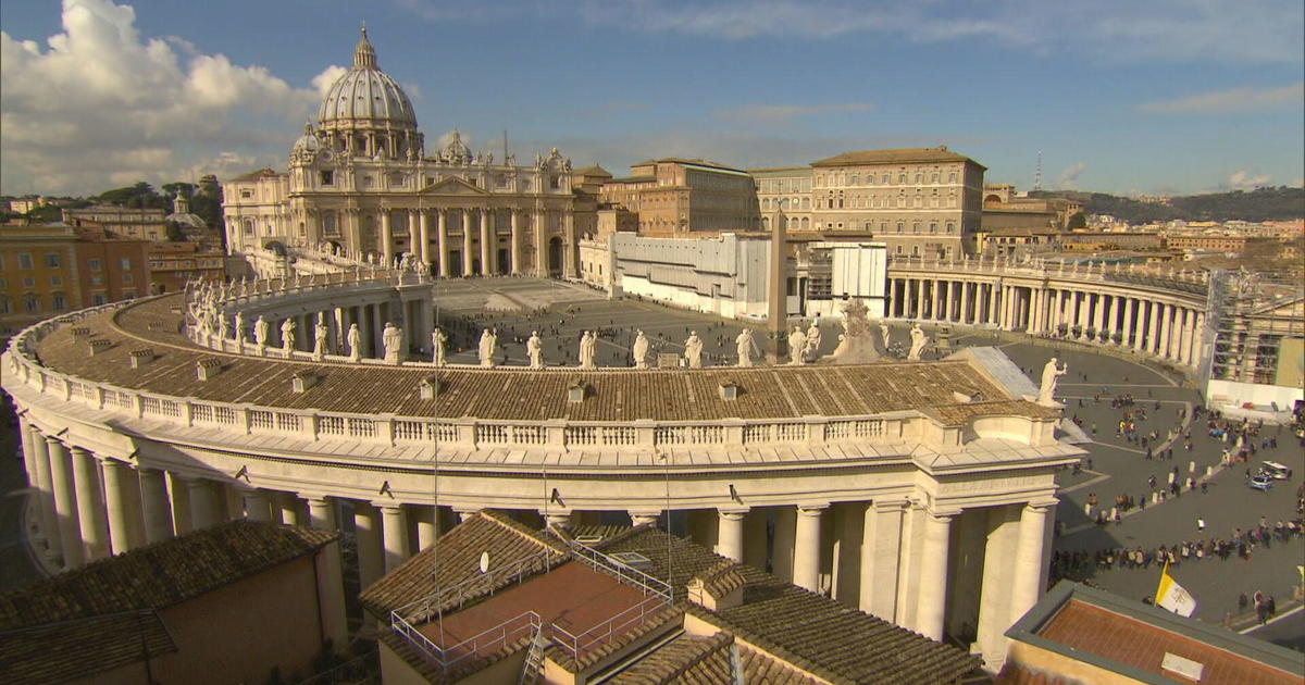 st.-peter’s-basilica-restoration-reveals-centuries-old-details-for-the-first-time