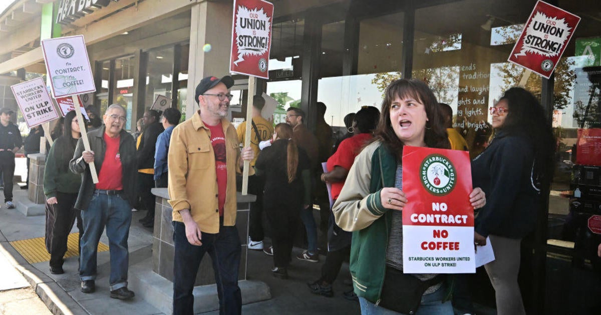 starbucks-strike-to-expand-to-more-than-300-stores,-union-says