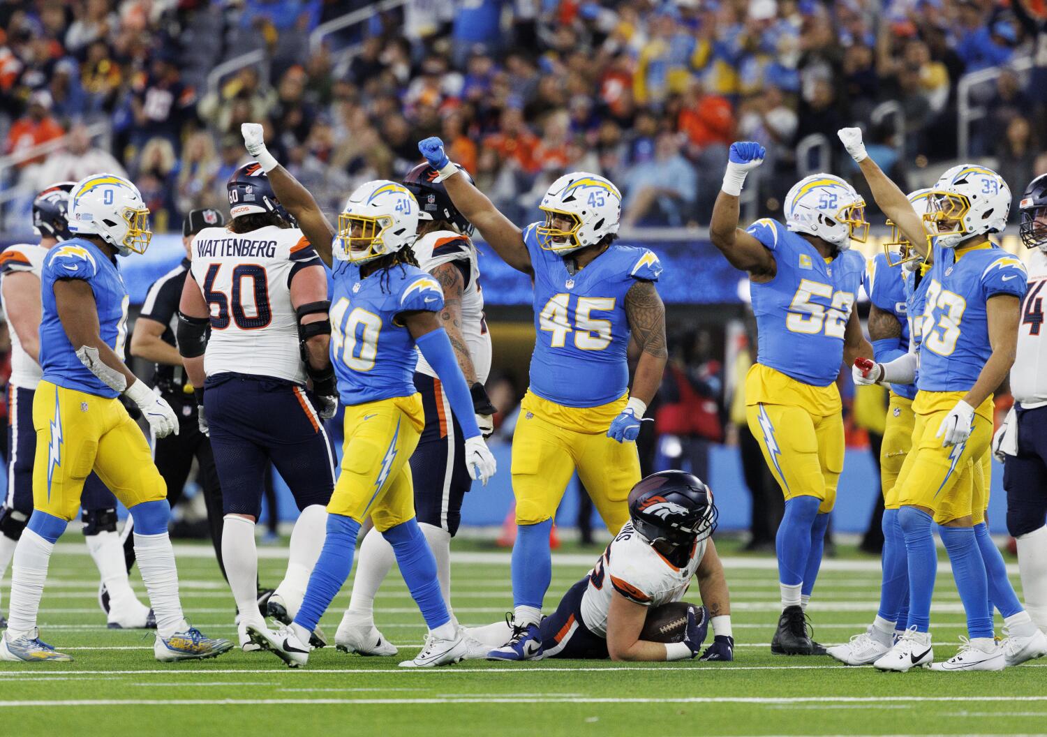 chargers-hope-to-ride-stingy-defensive-momentum-past-patriots-and-into-playoffs