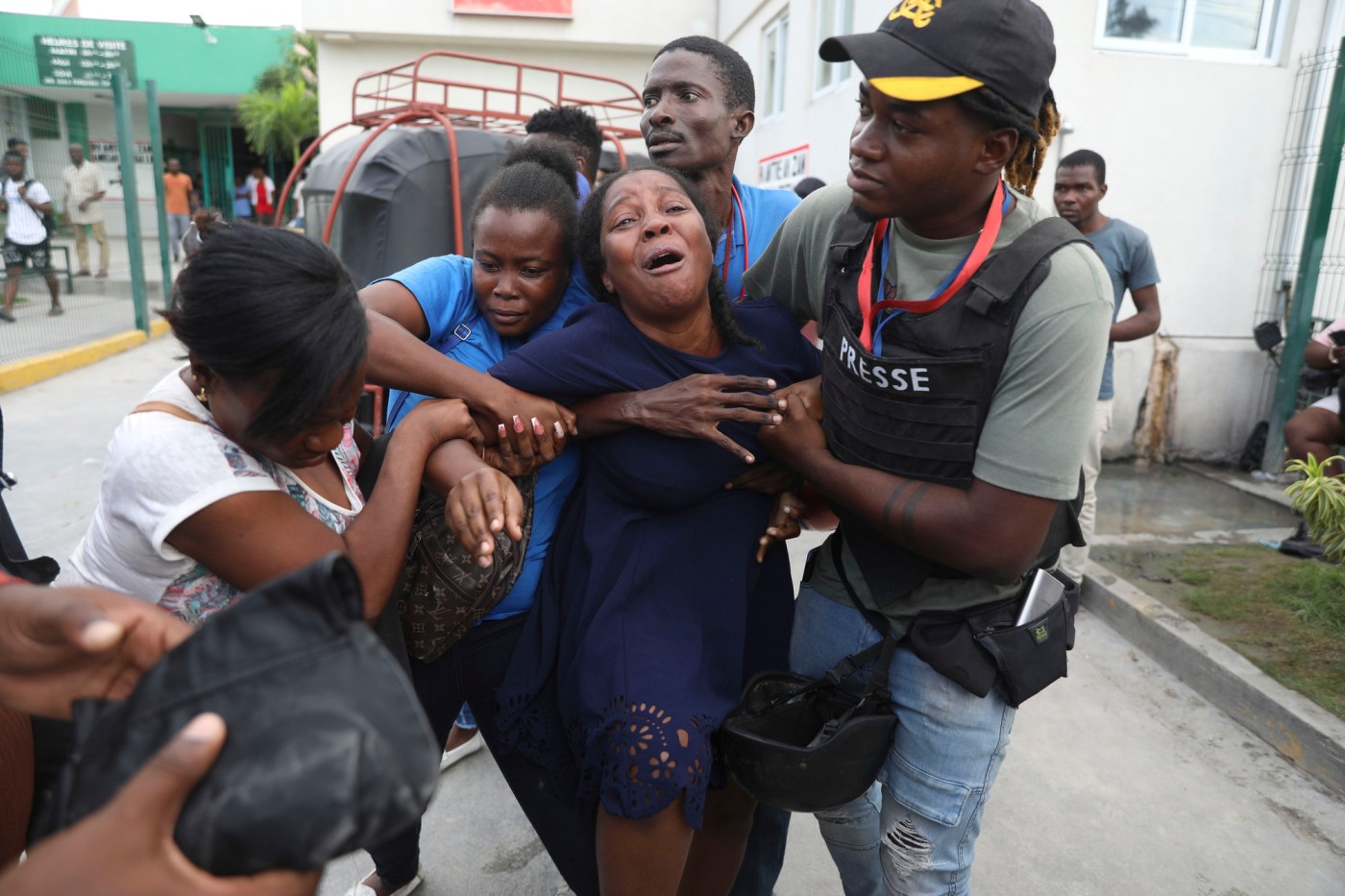 gang-attack-on-journalists-at-haiti-hospital-leaves-2-dead