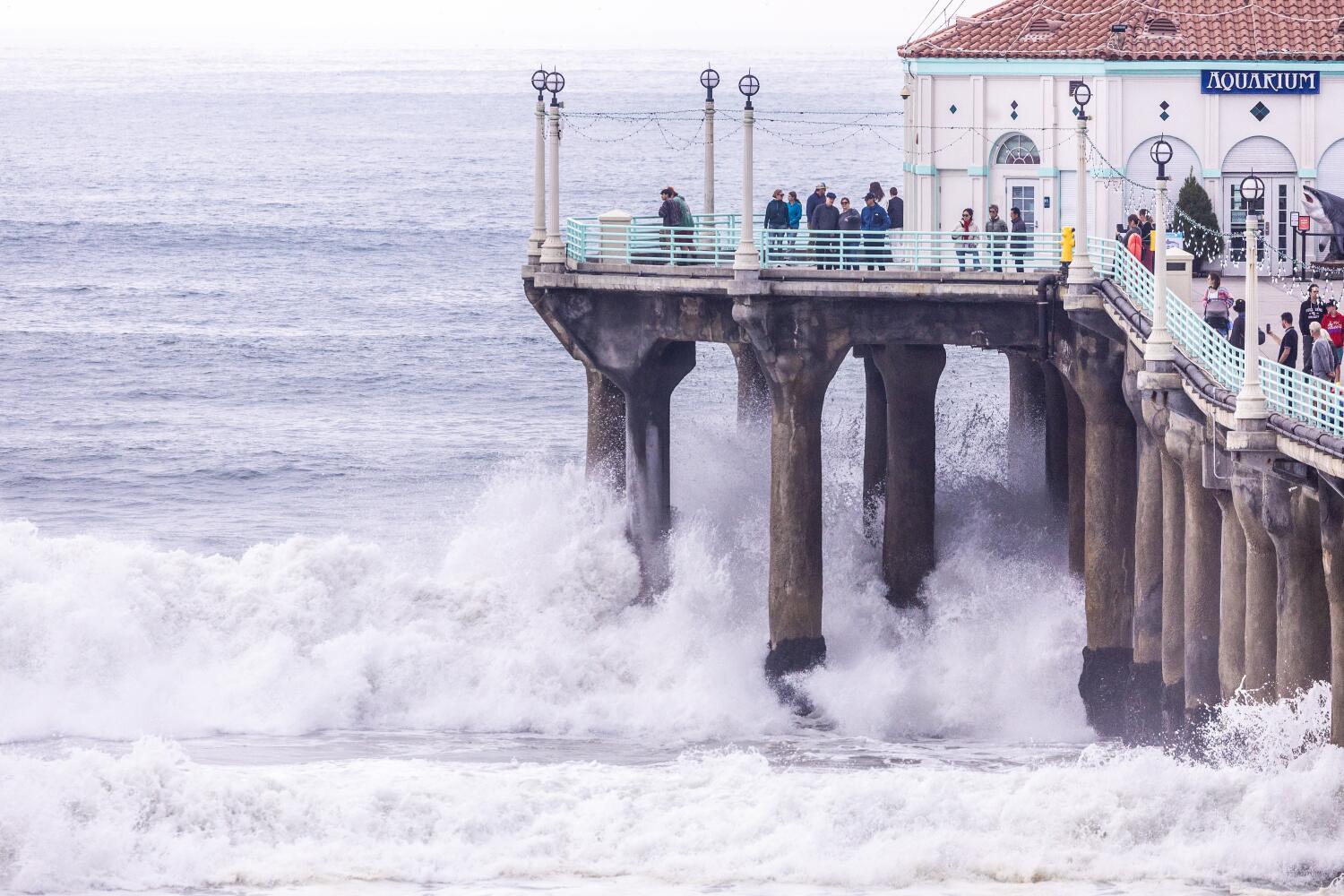 after-a-christmas-lull,-towering-waves-will-wallop-california-coast-again