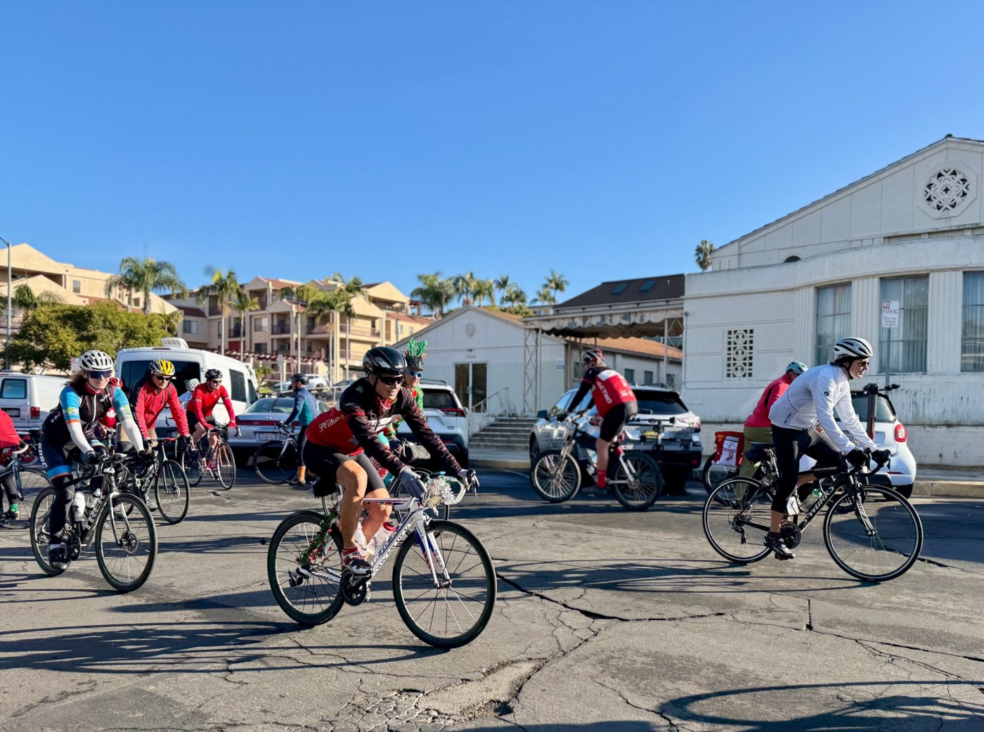 san-diego-cyclists-embrace-annual-ride-as-christmas-tradition