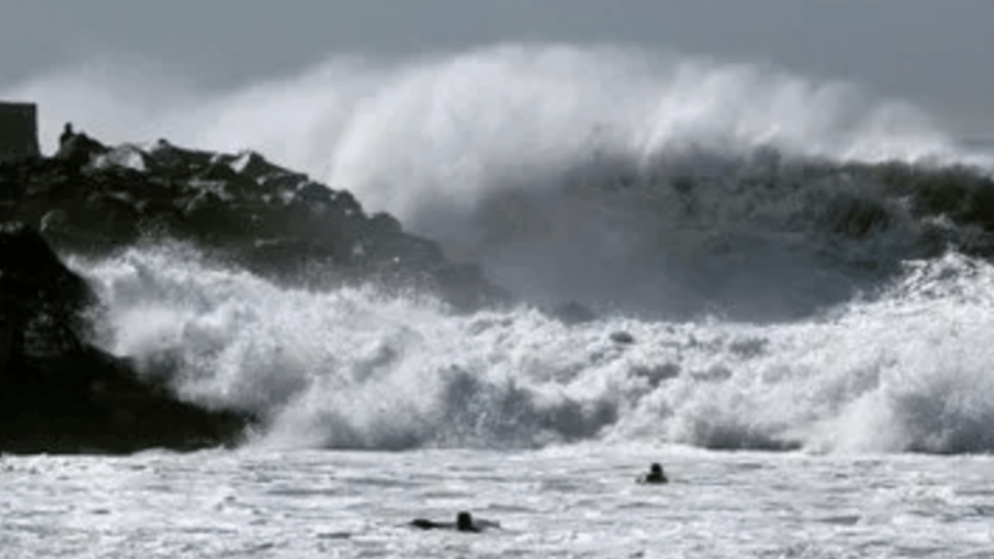 high-surf-to-continue-on-the-southern-california-coast,-fire-weather-in-the-mountains