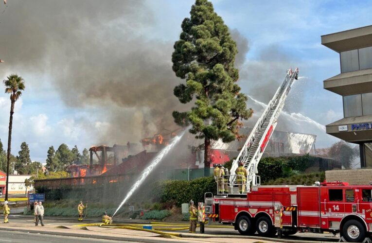 Fire destroys abandoned InCahoots building in Mission Valley