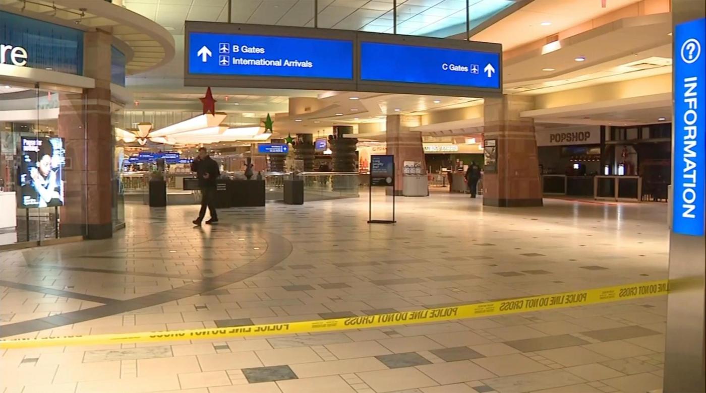 christmas-shooting-at-phoenix-airport-leaves-3-people-wounded,-1-stabbed