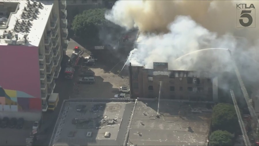 homeless-flee-structure-fire-in-downtown-los-angeles