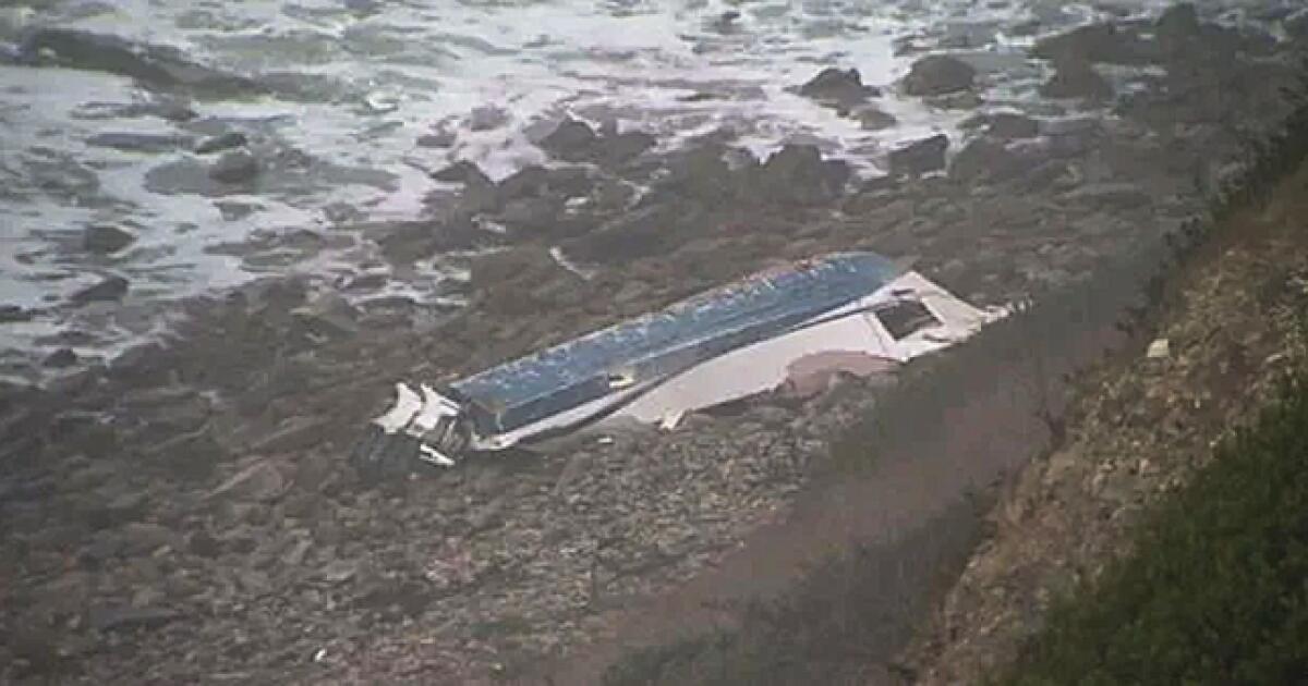 severed-leg-washes-ashore-in-palos-verdes-peninsula,-prompting-search