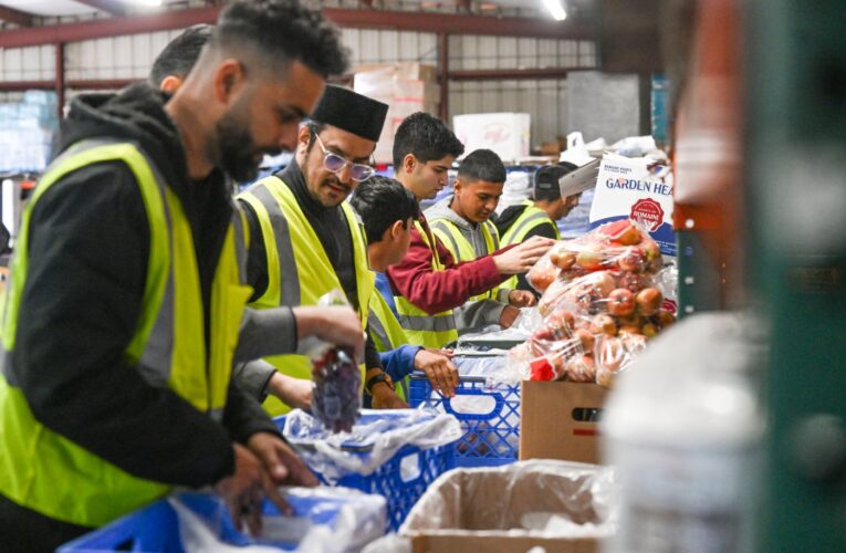 Muslim group volunteers join with God’s Pantry in Pomona to pack meals