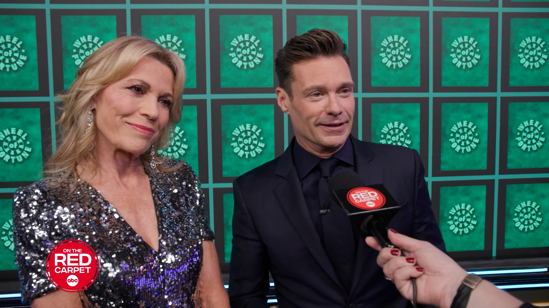 ryan-seacrest,-vanna-white-promise-fun-holiday-‘wheel-of-fortune’-episodes