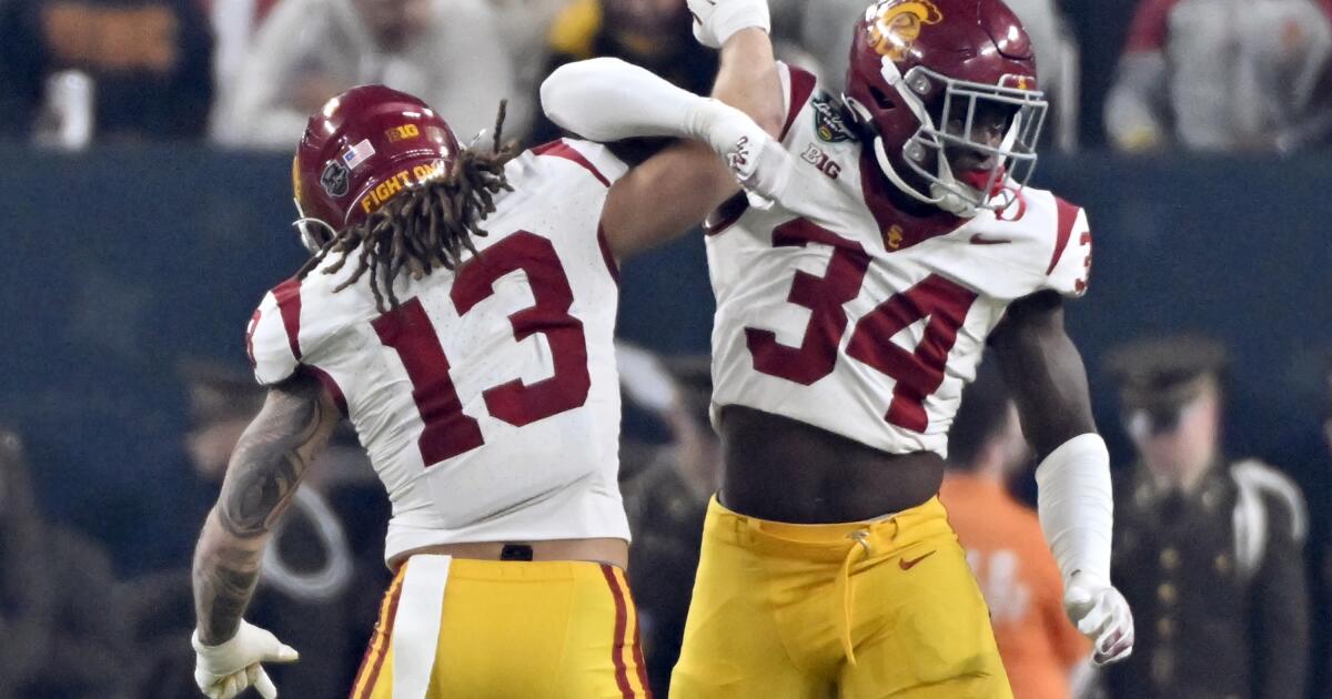 usc-makes-a-statement-in-thrilling-las-vegas-bowl-comeback-over-texas-a&m