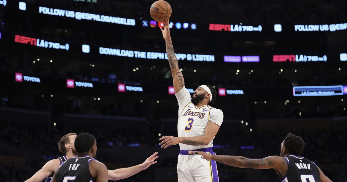 anthony-davis-and-austin-reaves-power-lebron-less-lakers-past-kings