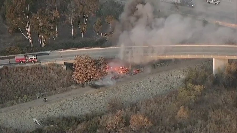 brush-fire-breaks-out-near-sr-54-onramp-in-national-city