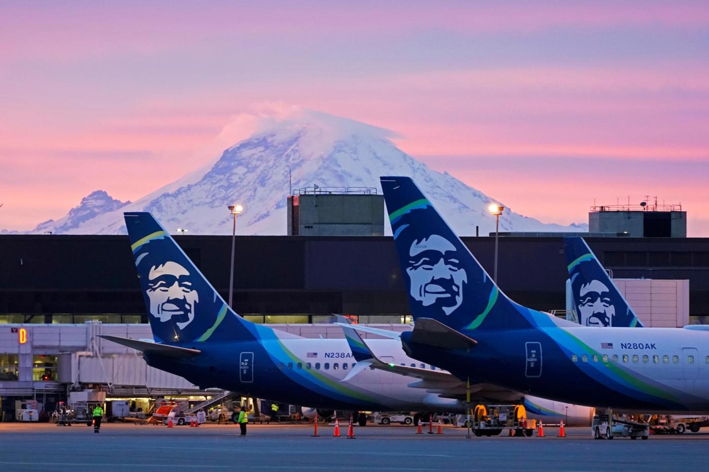 fumes-in-the-cockpit-prompts-hawaiian-flight’s-return-to-seattle