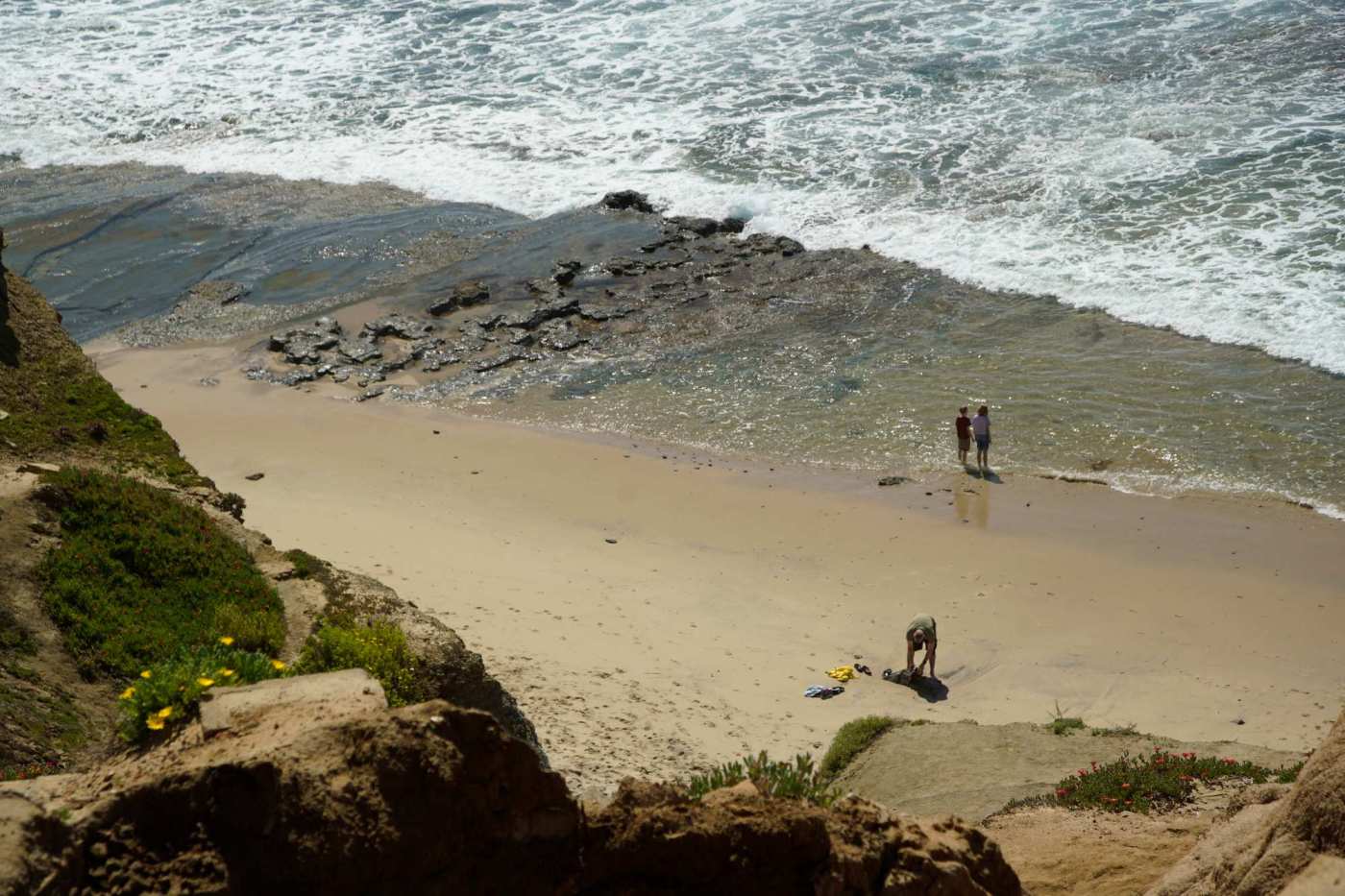 barriers-being-installed-at-sunset-cliff-due-to-unsafe-bluff-area