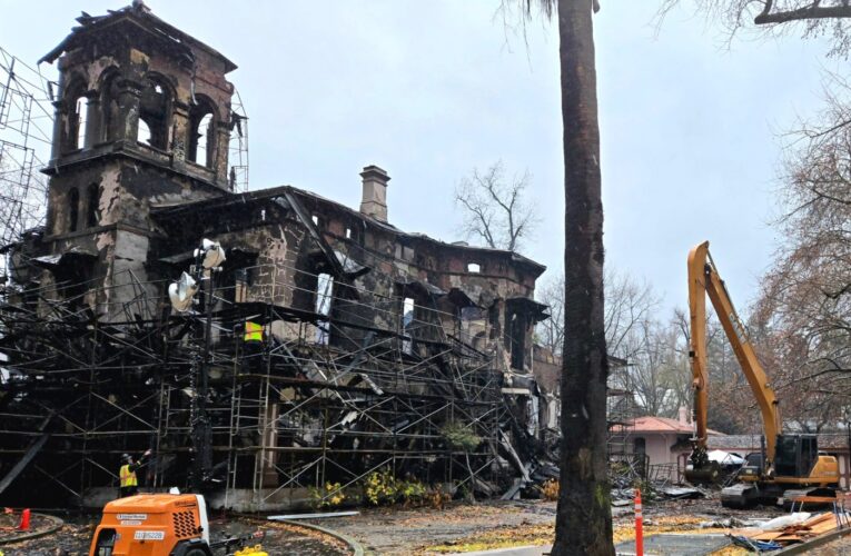 Man arrested for setting fire to historic Northern California mansion